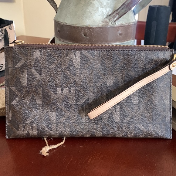 Mk wristlet - Picture 4 of 6